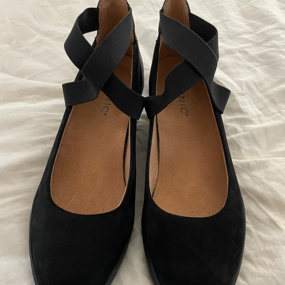 Vionic Ellery Wedge - Never worn! Sz 7